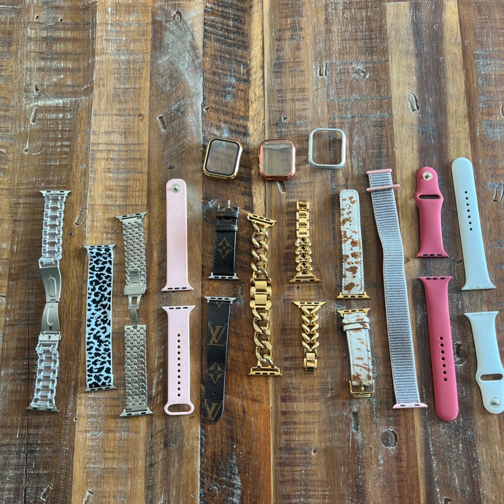 Apple Watch 5 series 44mm with lots of accessories